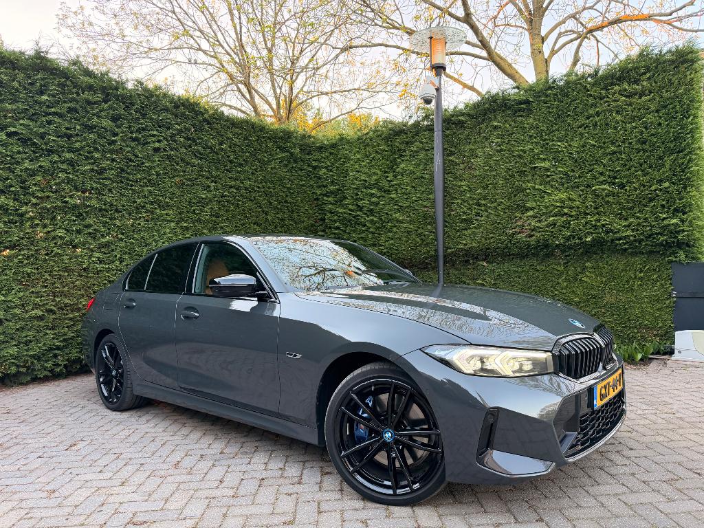BMW 3-Serie 330e M-Sport, X-Drive, VOL (pano,head-up), Auto's, BMW, 1998 cc, 1800 kg, 4 cilinders, Navigatiesysteem