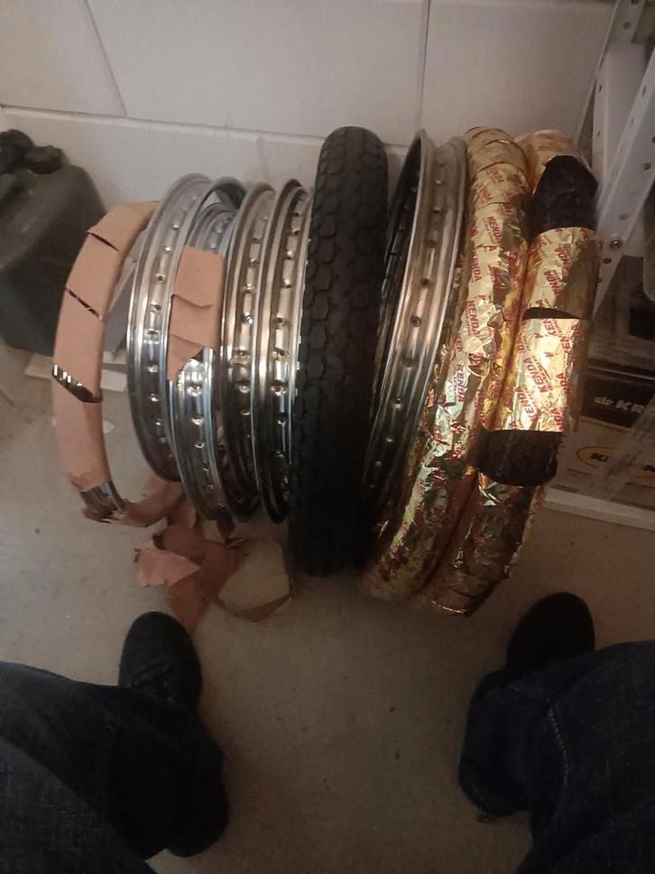 Nieuwe velgen en banden voor scooters/brommers, Fietsen en Brommers, Brommeronderdelen | Scooters, Nieuw, Overige merken, Overige typen