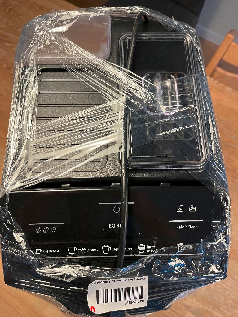 Siemens EQ300 in nieuwstaat, Witgoed en Apparatuur, Koffiezetapparaten, Ophalen, 10 kopjes of meer, Koffiemachine, Koffiebonen