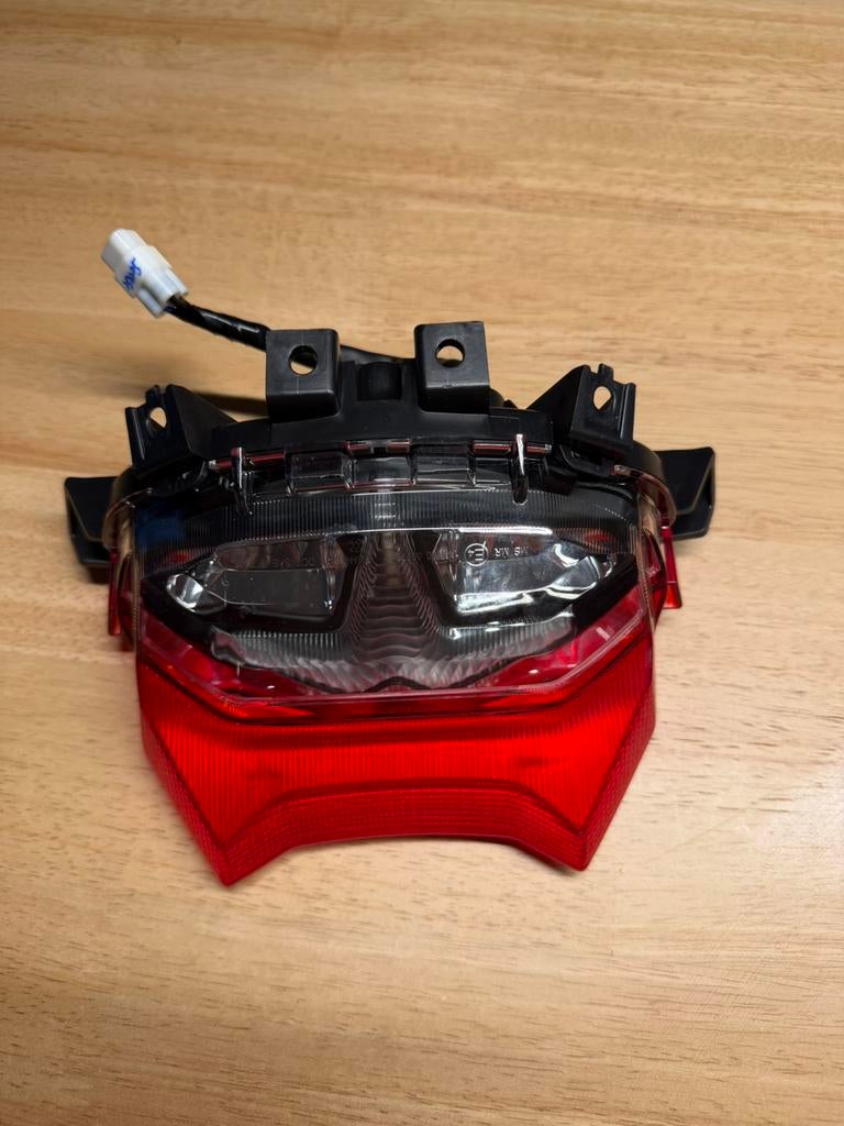 Remlicht Yamaha MT09 (2025) OEM, Ophalen of Verzenden, Nieuw