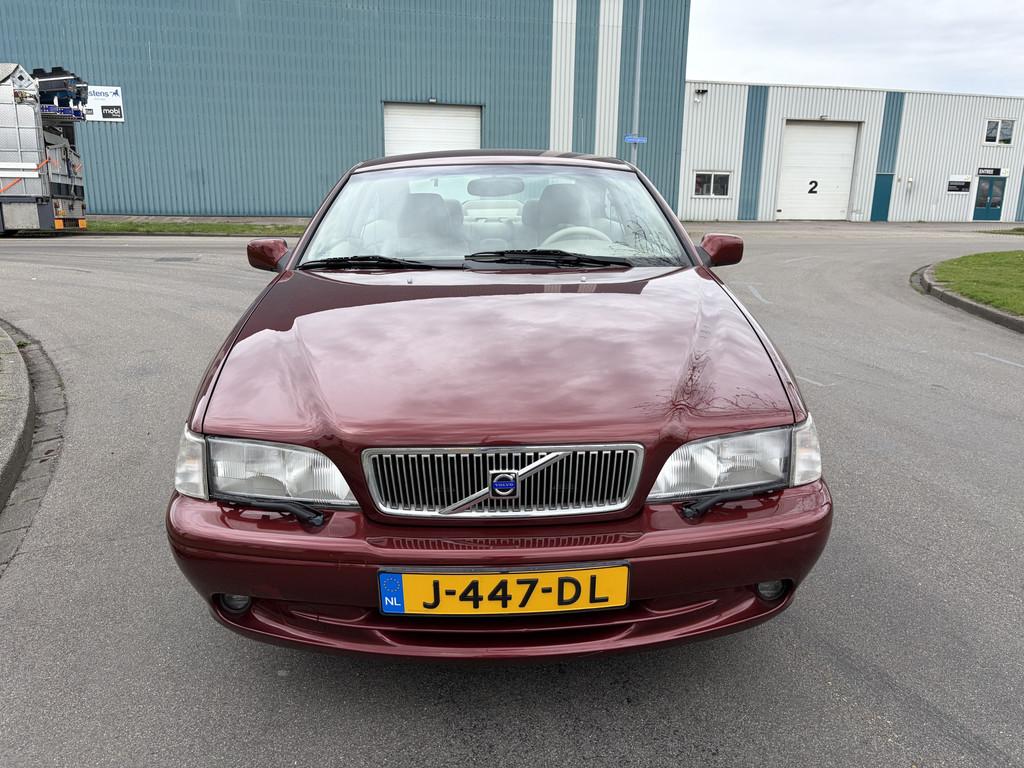Volvo C70 Coupé 2.4i T Prestige Automaat 200 PK. Als nieuw, 4 stoelen, Leder, Bedrijf, 2435 cc