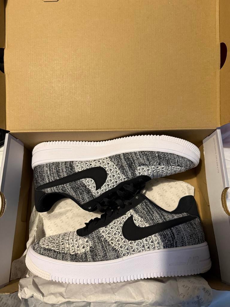 Nike Air Force 1 Flyknit 2.0 - 44 Nieuw in doos, Ophalen of Verzenden, Nieuw, Zwart, Sneakers of Gympen
