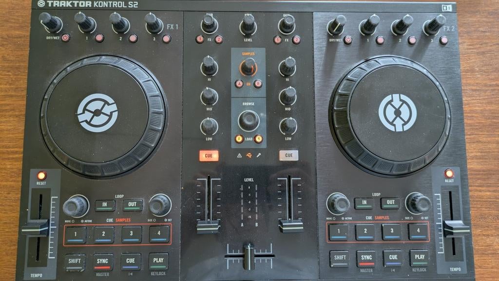 Traktor Kontrol S2 DJ-controller, Muziek en Instrumenten, Dj-sets en Draaitafels, Ophalen, Gebruikt, Draaitafel, Overige merken