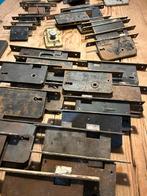 Diverse antieke, oude en retro sloten te koop., Doe-het-zelf en Verbouw, Hang- en Sluitwerk, Ophalen, Zo goed als nieuw, Slot