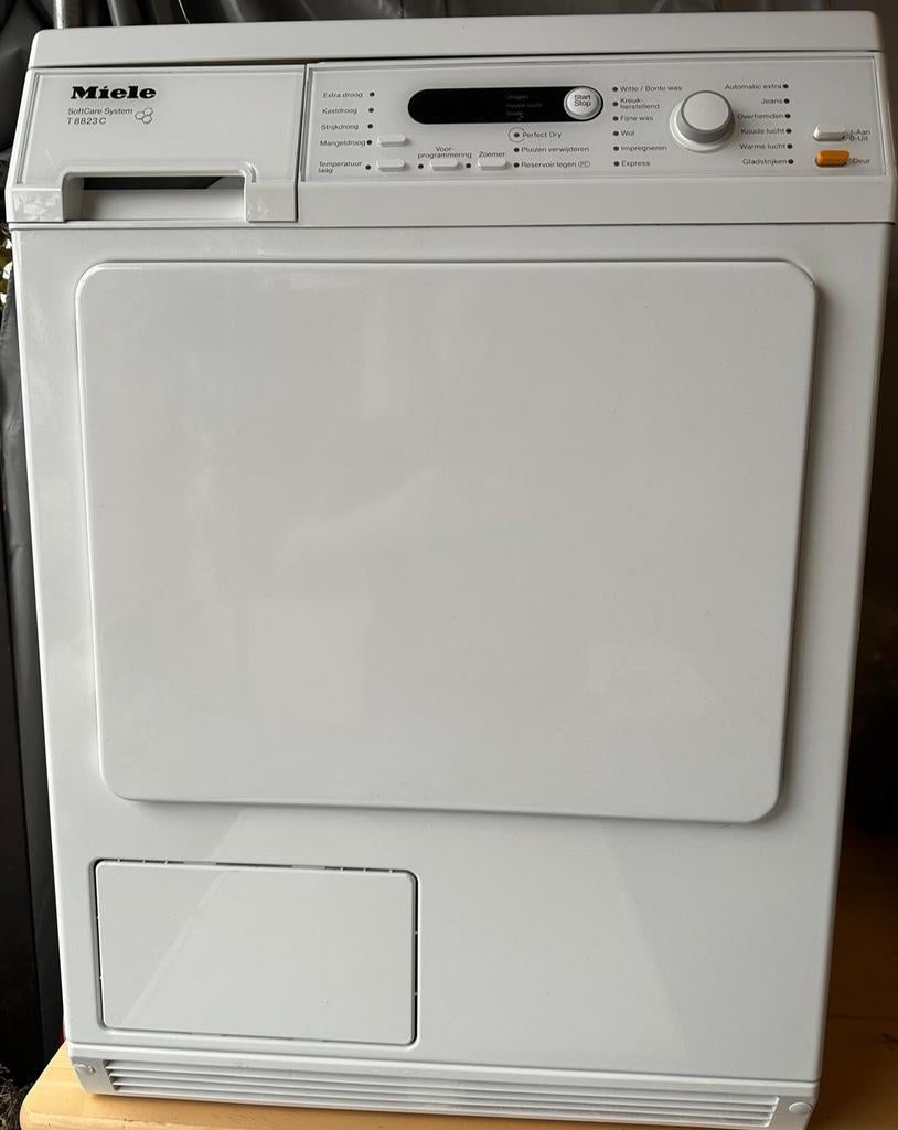 Miele SoftCare T8823c Condensdroger, Ophalen, 6 tot 8 kg, Minder dan 85 cm, Zo goed als nieuw