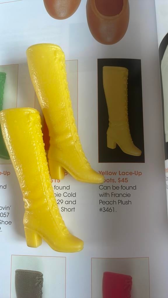 Barbie Francie VHTF soft lace Boots Peach Plus #4461, Ophalen, Zo goed als nieuw, Kleertjes