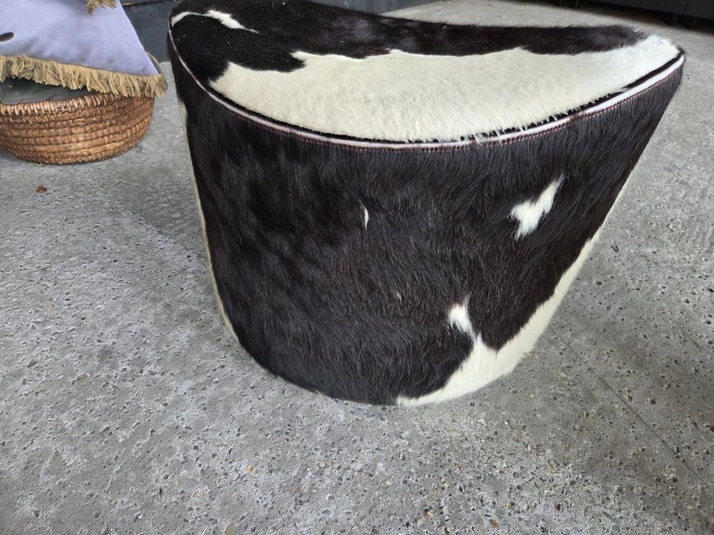 Poef + kussen van koeienvacht - Zwart/Wit, Overige materialen, Minder dan 50 cm, Modern, Landelijk, Natuurlijk, Minder dan 50 cm