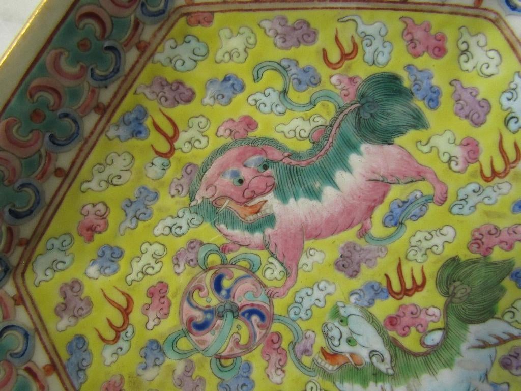 Schaal op voet chinees  porselein  Tongzhi, Verzenden