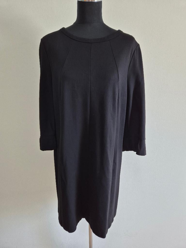 J407 - Zwarte korte Marc Cain jurk maat 5 is 42 (1), Zwart, Maat 42/44 (L), Ophalen of Verzenden, Zo goed als nieuw