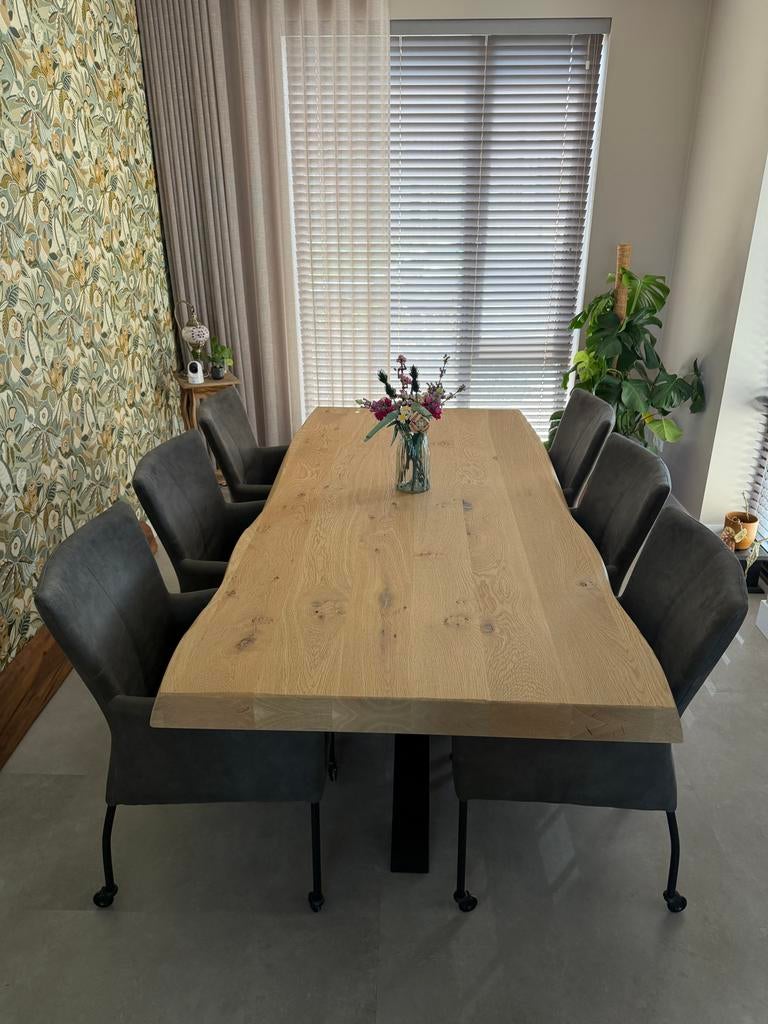Massief eikenhouten tafel met zwart stalen spinpoot, Ophalen, Eikenhout, 50 tot 100 cm, Zo goed als nieuw