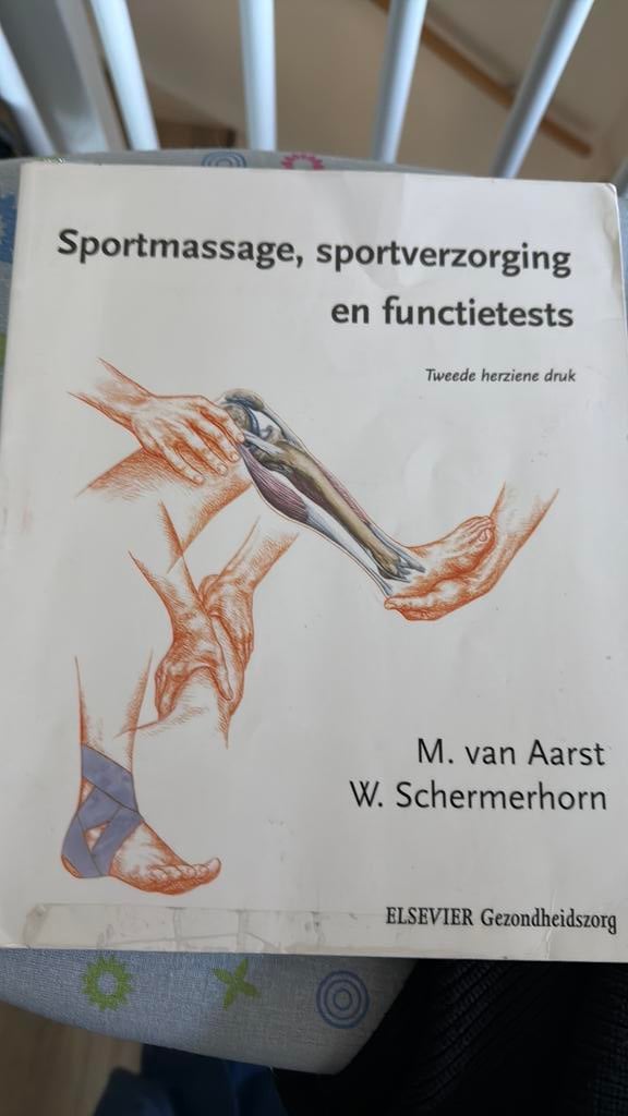 M. van Aarst - Sportmassage, sportverzorging en functietests, Ophalen, Zo goed als nieuw, Natuurwetenschap, M. van Aarst; W. Schermerhorn