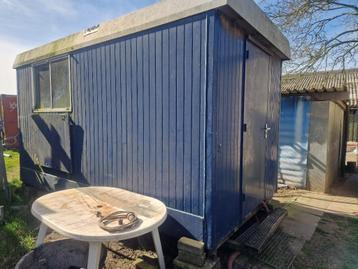 Schaftkeet met WC beschikbaar voor biedingen