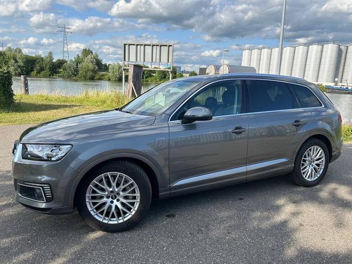Audi Q7 3.0 TDI 374pk E-tron Quattro Tiptronic 2016 Grijs, Auto's, Audi, Q7, Hybride Elektrisch/Diesel, Plug-in hybride, A, SUV of Terreinwagen