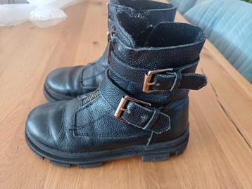 Keq boots beschikbaar voor biedingen