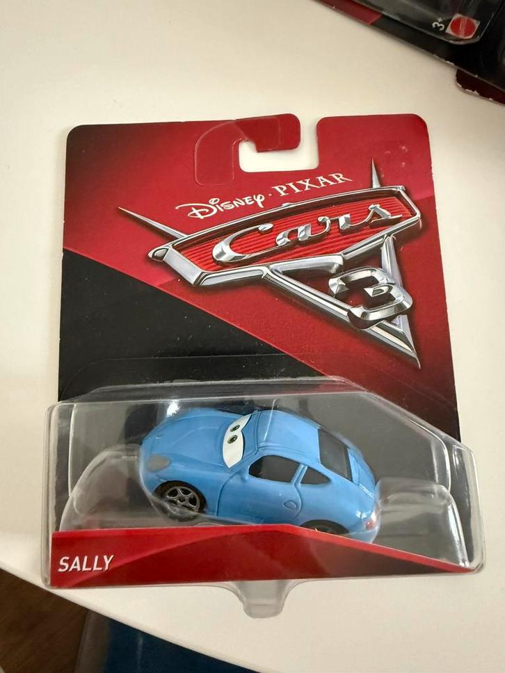 Sally Cars auto nieuw!, Hobby en Vrije tijd, Modelauto's | Overige schalen, Zo goed als nieuw, Auto, Ophalen of Verzenden