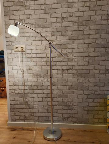 Lamp beschikbaar voor biedingen