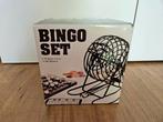 Bingo set 18 bingo kaarten en 150 markers. Compleet netjes., Hobby en Vrije tijd, Een of twee spelers, Ophalen of Verzenden, Zo goed als nieuw