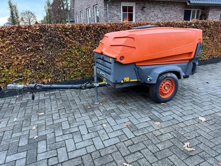 Atlas-Copco xas57 mobile compressor (bj 2008), Zakelijke goederen, Machines en Bouw | Pompen en Compressoren