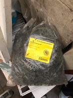 Beton storten: Afstandhouders + Egaliseerpoeder, Ophalen of Verzenden, Gebruikt, Beton