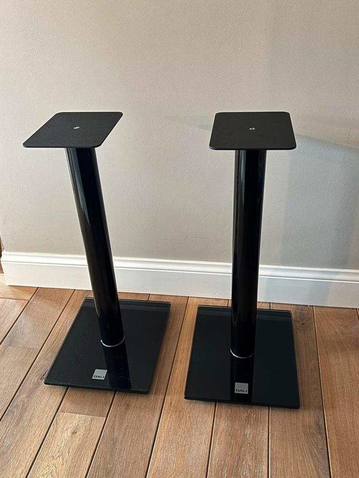 Dali Connect luidsprekerstandaard speaker stands, Audio, Tv en Foto, Luidsprekers, Zo goed als nieuw, Overige typen, Minder dan 60 watt