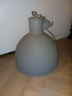 Industriële grijze lamp in goede staat, Huis en Inrichting, Lampen | Hanglampen, Ophalen, Zo goed als nieuw, Metaal, Minder dan 50 cm