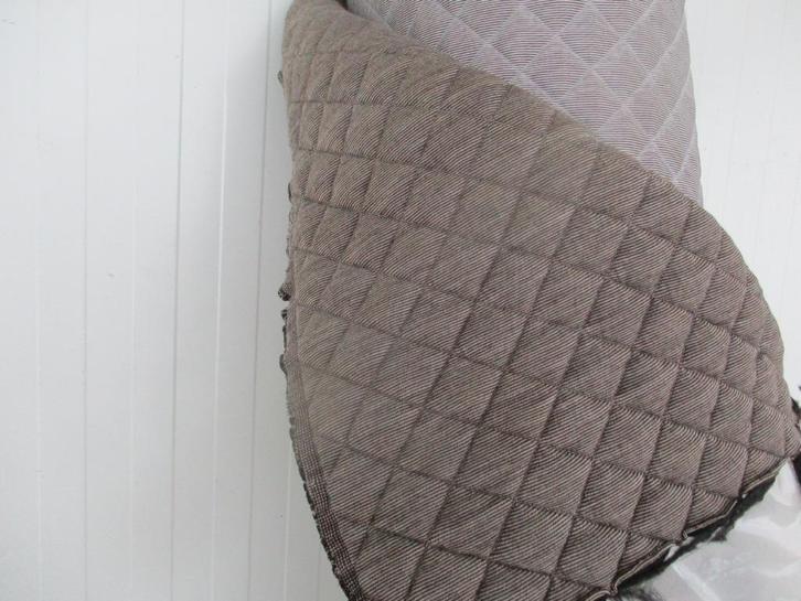 SALE ! Kvadrat Febric Cross 7 meter meubelstof grijs zwart, Hobby en Vrije tijd, Stoffen en Lappen, Nieuw, Katoen, 120 cm of meer