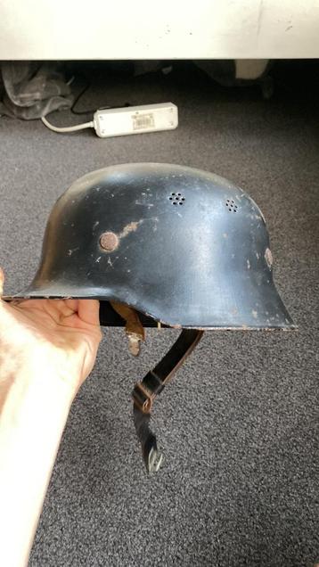 Duitse helm beschikbaar voor biedingen