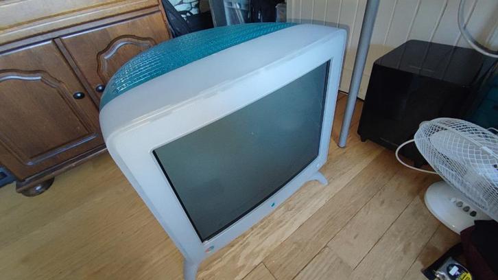 Apple Studio Display 21 inch crt M4868, Computers en Software, Monitoren, Zo goed als nieuw, 101 t/m 150 Hz, VGA, Draaibaar, Overige typen