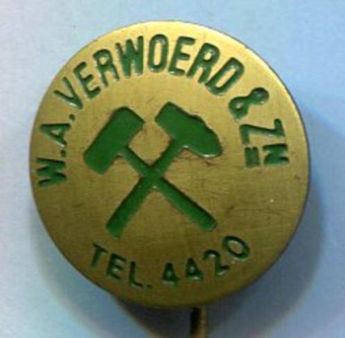 W.A. Verwoerd & Zn brandst0ffen speldje ( G_072 ), Verzamelen, Speldjes, Pins en Buttons, Zo goed als nieuw, Speldje of Pin, Transport