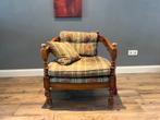 Antieke Fauteuil met Bloemmotief en Houtsnijwerk, Ophalen