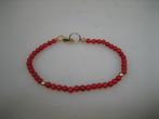 Antiek Baby armbandje met Bloedkoraal & gouden sluiting, Verzenden, Nieuw, Goud, Armband