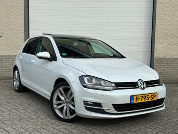 Volkswagen Golf 1.4 TSI DSG pano,keyless,xenon,camera beschikbaar voor biedingen
