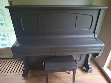 Piano  beschikbaar voor biedingen