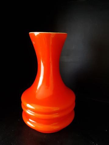 Vintage opaline oranje vaas jaren '70 beschikbaar voor biedingen
