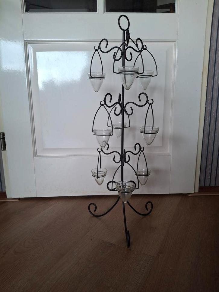 Smeedijzeren kaarsen standaard met 9  kelk vormige houders, Antiek en Kunst, Antiek | Kandelaars, Overige materialen, Ophalen of Verzenden