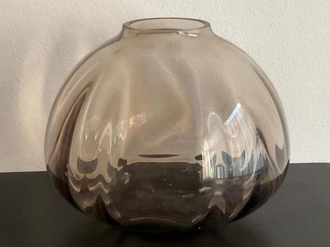 W.J. Rozendaal: 'Mira' fumé maat 2 16,5 cm Kristalunie 1931, Antiek en Kunst, Antiek | Glas en Kristal, Ophalen of Verzenden