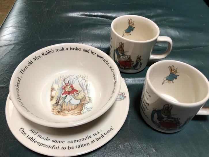 Wedgwood Peter Rabbit Servies - Kopjes, Kom, Bord, Huis en Inrichting, Keuken | Servies, Zo goed als nieuw, Kop(pen) en/of Schotel(s)