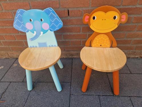 Kinderstoeltjes met dieren (olifant & aap) – set van 2, Kinderen en Baby's, Kinderkamer | Tafels en Stoelen, Zo goed als nieuw