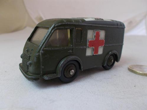 1959 Dinky Toys 80F RENAULT ARMY AMBULANCE (Opknapper.) -A-., Hobby en Vrije tijd, Modelauto's | 1:43, Gebruikt, Bus of Vrachtwagen