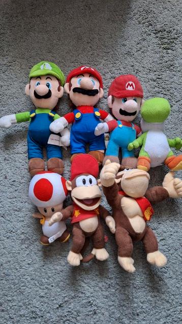 Mario en Donky Kong knuffels beschikbaar voor biedingen