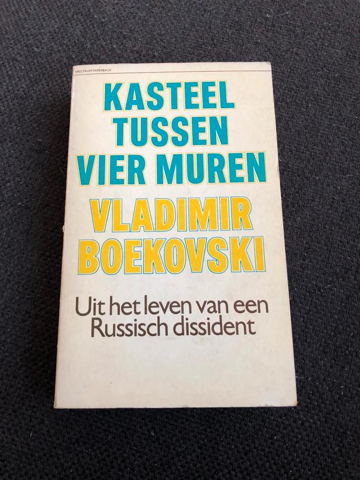 Kasteel tussen vier muren - Vladimir Boekovski *Uit het leve, Boeken, Literatuur, Gelezen, Europa overig, Ophalen of Verzenden