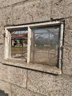 Vintage betonnen ramen. Betonraam 76x49 cm., Ophalen, Gevelraam of Ruit, Gebruikt, Minder dan 80 cm