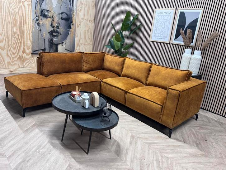 ZGAN Velvet Velours Hoekbank Robin - Okergeel/Goud - 260x245, Huis en Inrichting, Banken | Bankstellen, Zo goed als nieuw, Hoekbank