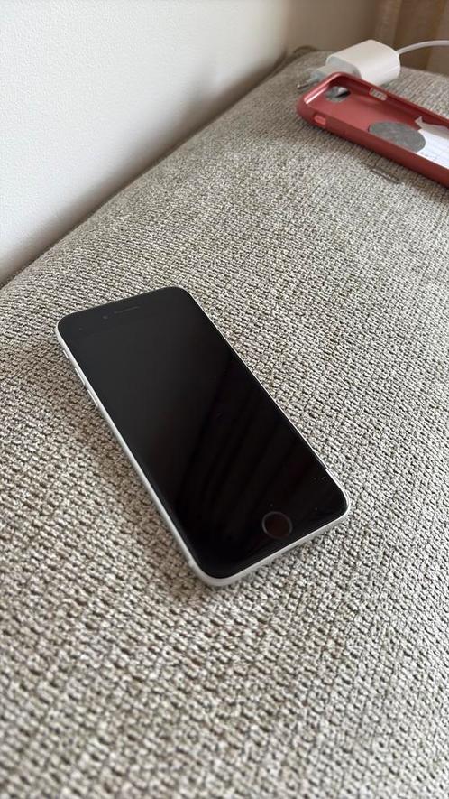 Mooie iphone SE (2nd gen) wit 64 gb, Telecommunicatie, Mobiele telefoons | Apple iPhone, Zo goed als nieuw, 64 GB, Wit, Ophalen