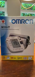 Omron M10-IT Bloeddrukmeter - Digitaal & Automatisch, Diversen, Verpleegmiddelen, Ophalen of Verzenden, Zo goed als nieuw