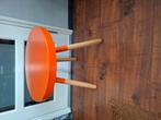 Mooi zgan bijzettafeltje. Goed hout., Huis en Inrichting, 50 tot 100 cm, Rond, Zo goed als nieuw, Minder dan 50 cm
