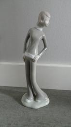 Porselein beeldje van Vaga internationaal meisje jaren 70, Antiek en Kunst, Ophalen of Verzenden