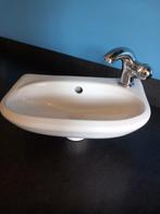 Fonteintje met kraan., Ophalen, Kraan