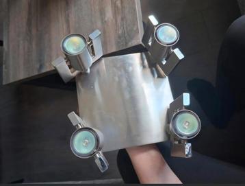 Lamp met spotjes  beschikbaar voor biedingen