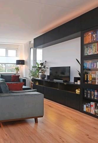 IKEA BESTA TV-meubel bruin/zwart met LED-verlichting, Huis en Inrichting, Kasten | Televisiemeubels, Zo goed als nieuw, Ophalen